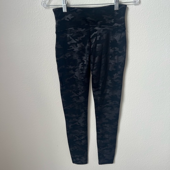 SPANX Black Camp Leggings Size Medium - Picture 3 of 4